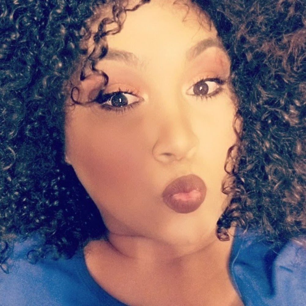Meet your Posher, Janel